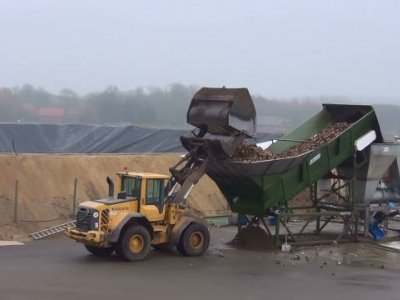 Erdbecken für Rübenmus